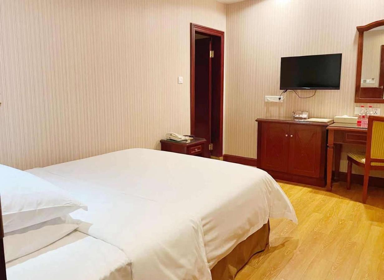Vienna Hotel In Pinghu Square Shenzhen Exterior foto
